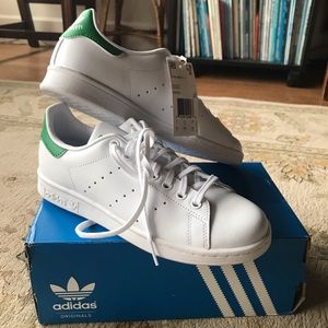 SOLD ON METC - NWT Adidas Stan Smith